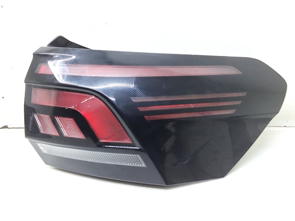 Lanterna Direita Vw Nivus 1.0 Tsi 2025 2g5945208a