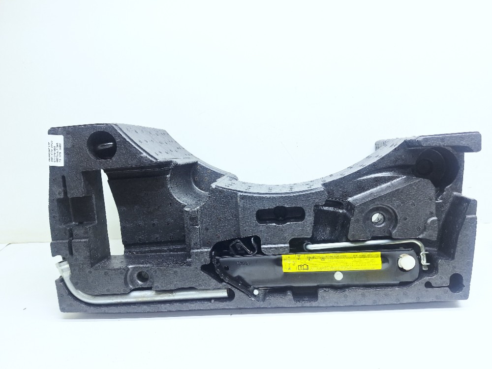 Kit Macaco Troca RodaC Ferramenta Passat 2.0 2012 3C5012115D