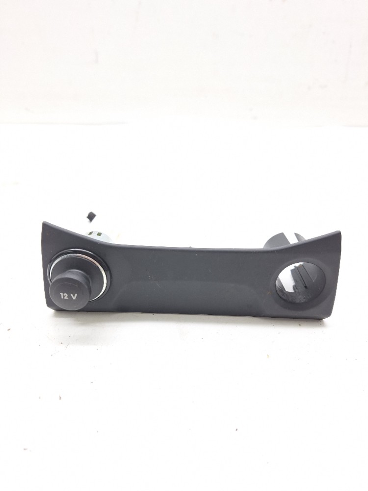 Acabamento Tomada 12v Vw Tcross Tsi 1.4 2024 2025 2gp863337a