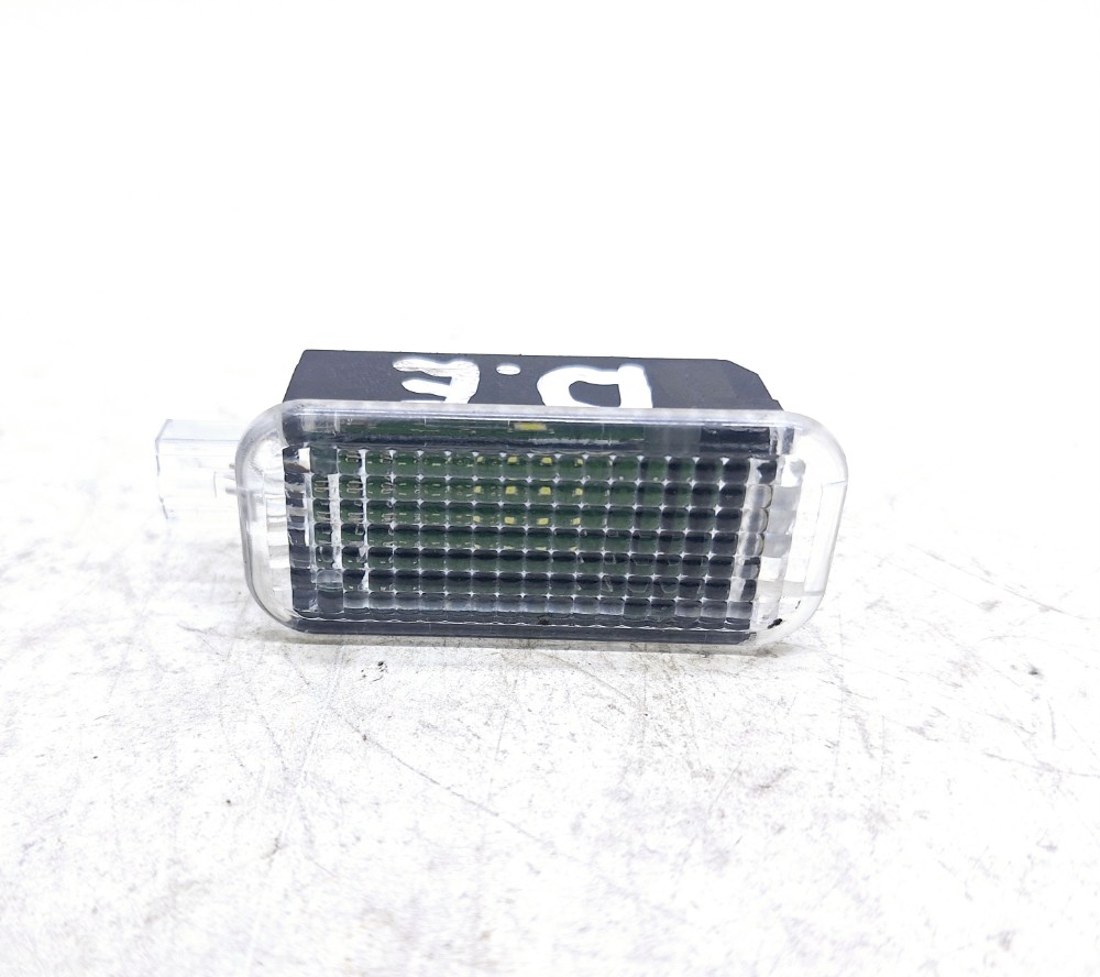 Luz Cortesia Dianteira Direita Audi A4 2.0 2018 4e0947415