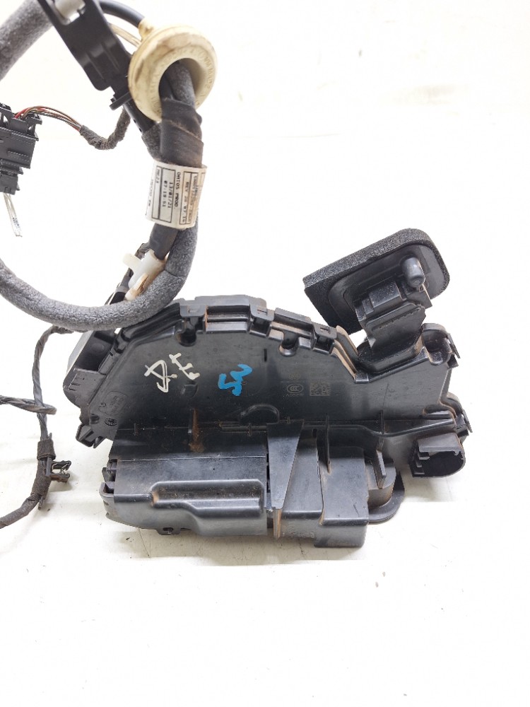 Fechadura porta Dianteira Esquerdo Vw Tiguan Tsi 2.0 2021