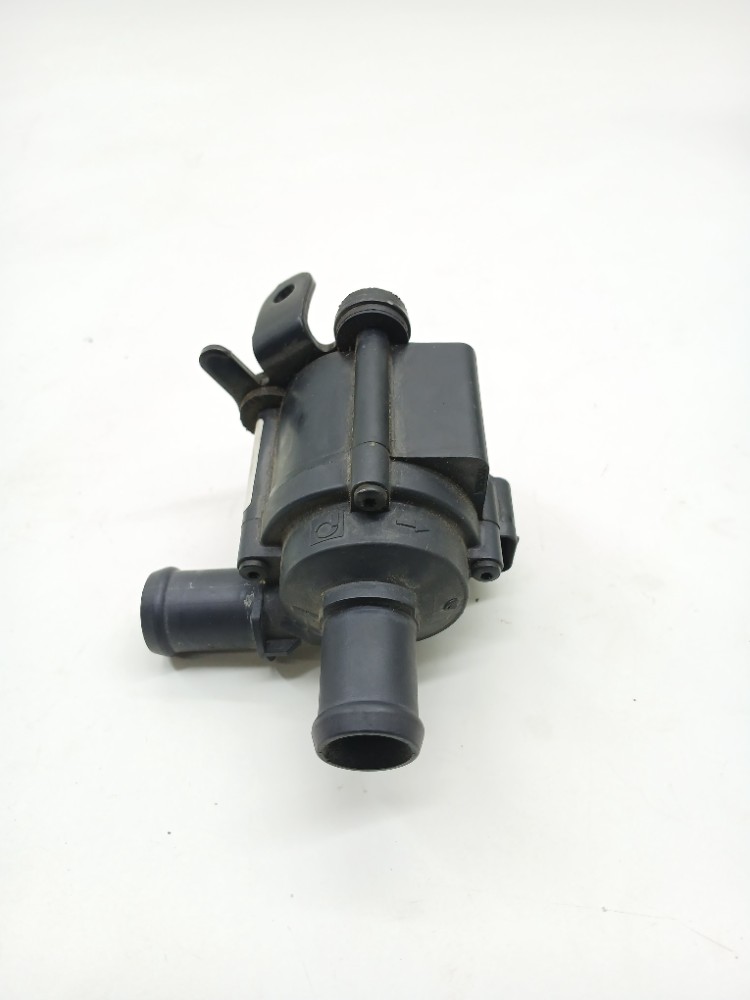 Bomba Agua Auxiliar Vw Jetta Tsi 2.0 211cv 2015 5c0965561