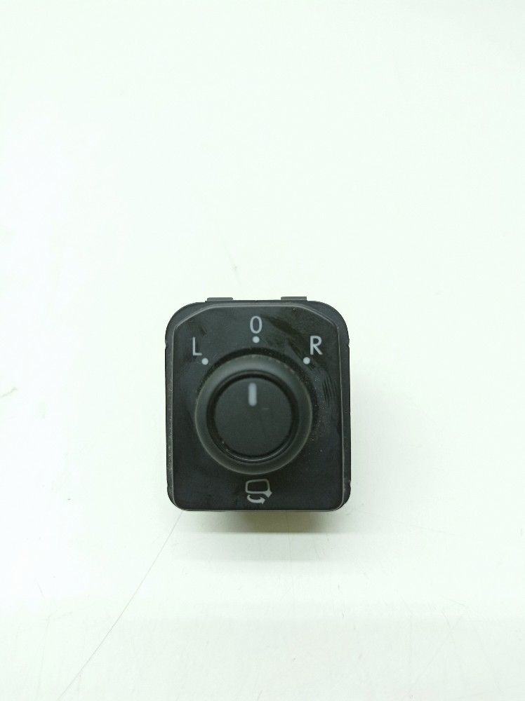 Botão Ajuste Retrovisor Vw Virtus Tsi 1.4 2025 2g0959565b