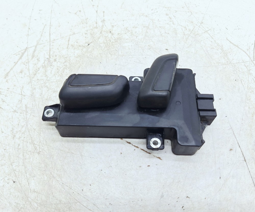 Comando Ajuste Banco Dianteiro Esquerdo Vw Passat Tsi 2.0