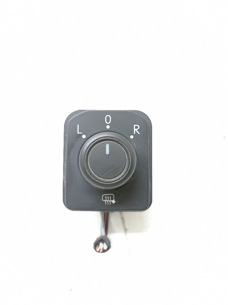 Botão Ajuste Retrovisor Vw Jetta Gli 2.0 2019 3g0959565