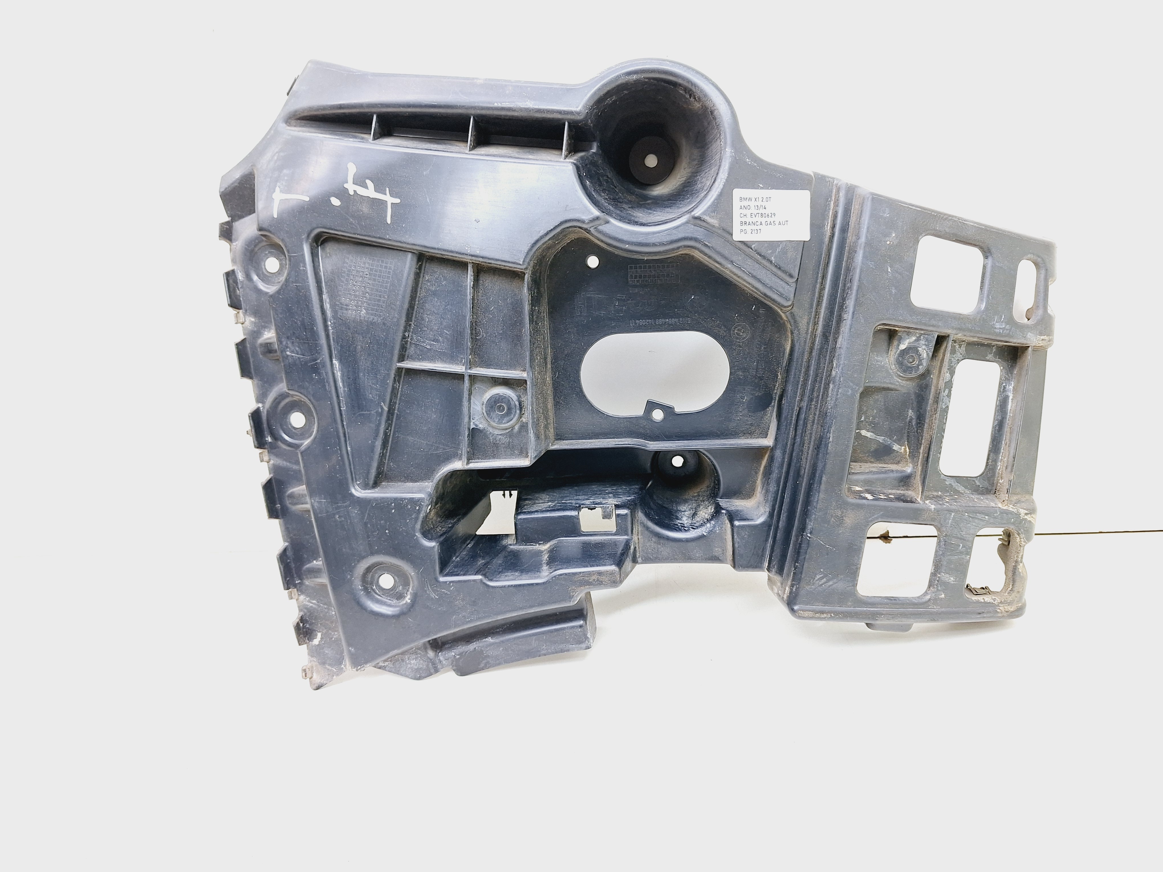 Guia Esquerda Parachoque Traseiro Bmw X1 2.0 2013 / 2014