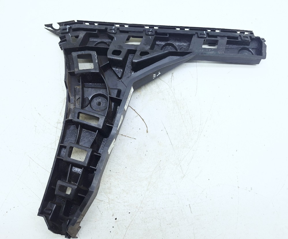 Guia Esquerdo Parachoque Traseiro Vw Jetta Rl 1.4 2020