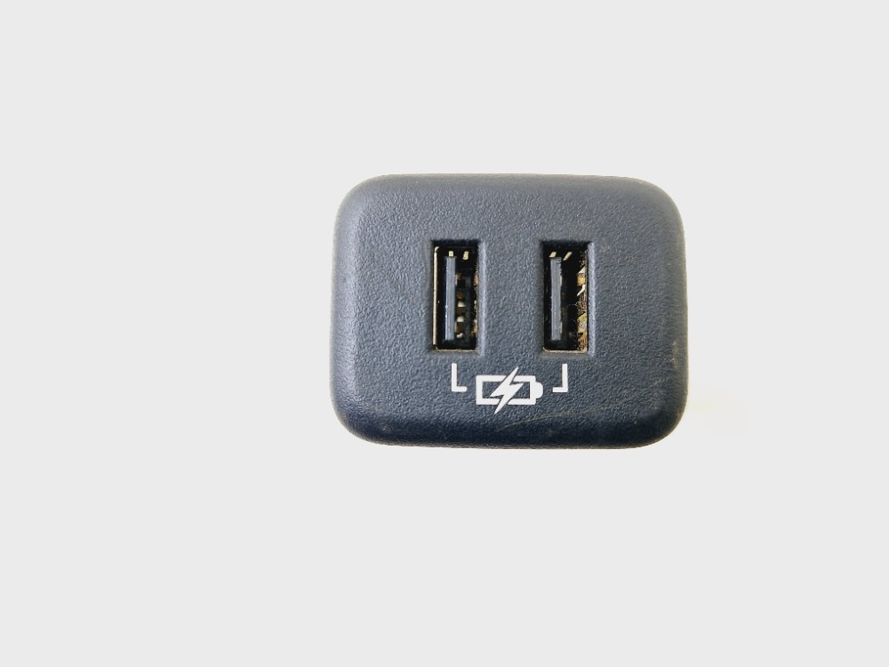 Entrada Usb Chevrolet Equinox 2.0 2017 2018 13598459