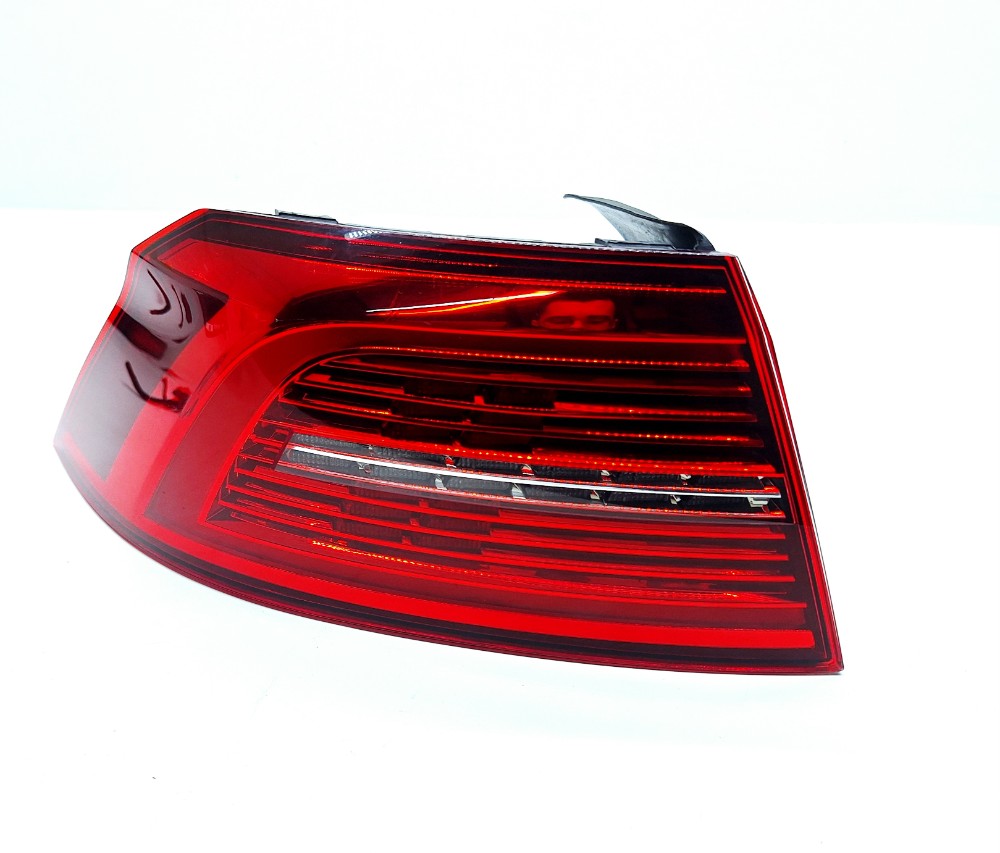 Lanterna Esquerda Vw Passat Tsi 2.0 2018 3g5945207e Esquerdo/motorista Vermelho