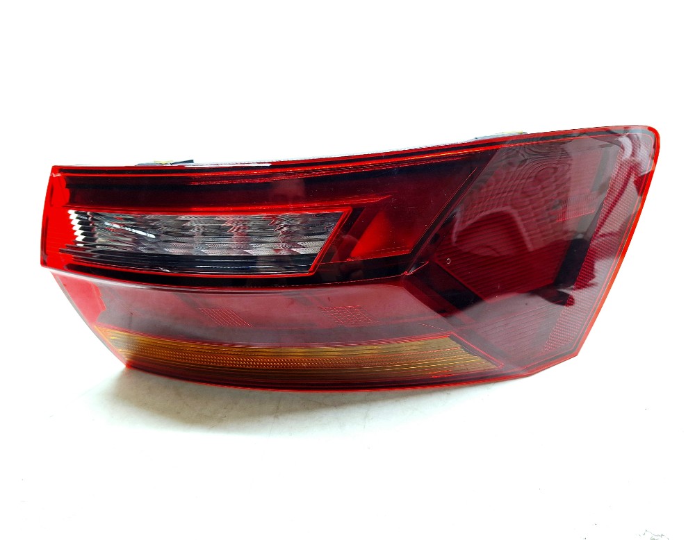 Lanterna Direita Vw Jetta Gli 2.0 2024 17a945096a Direito/passageiro Vermelho