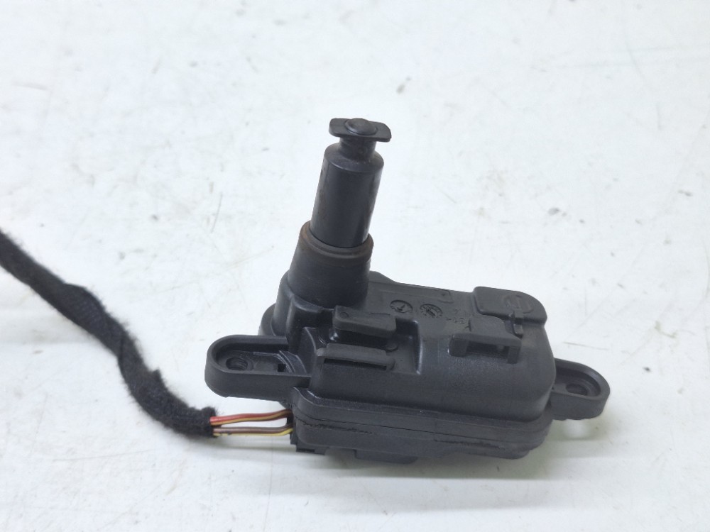Motor Trava Portinhola Tanque Audi Q3 Tfsi 1.4t 2015 2016