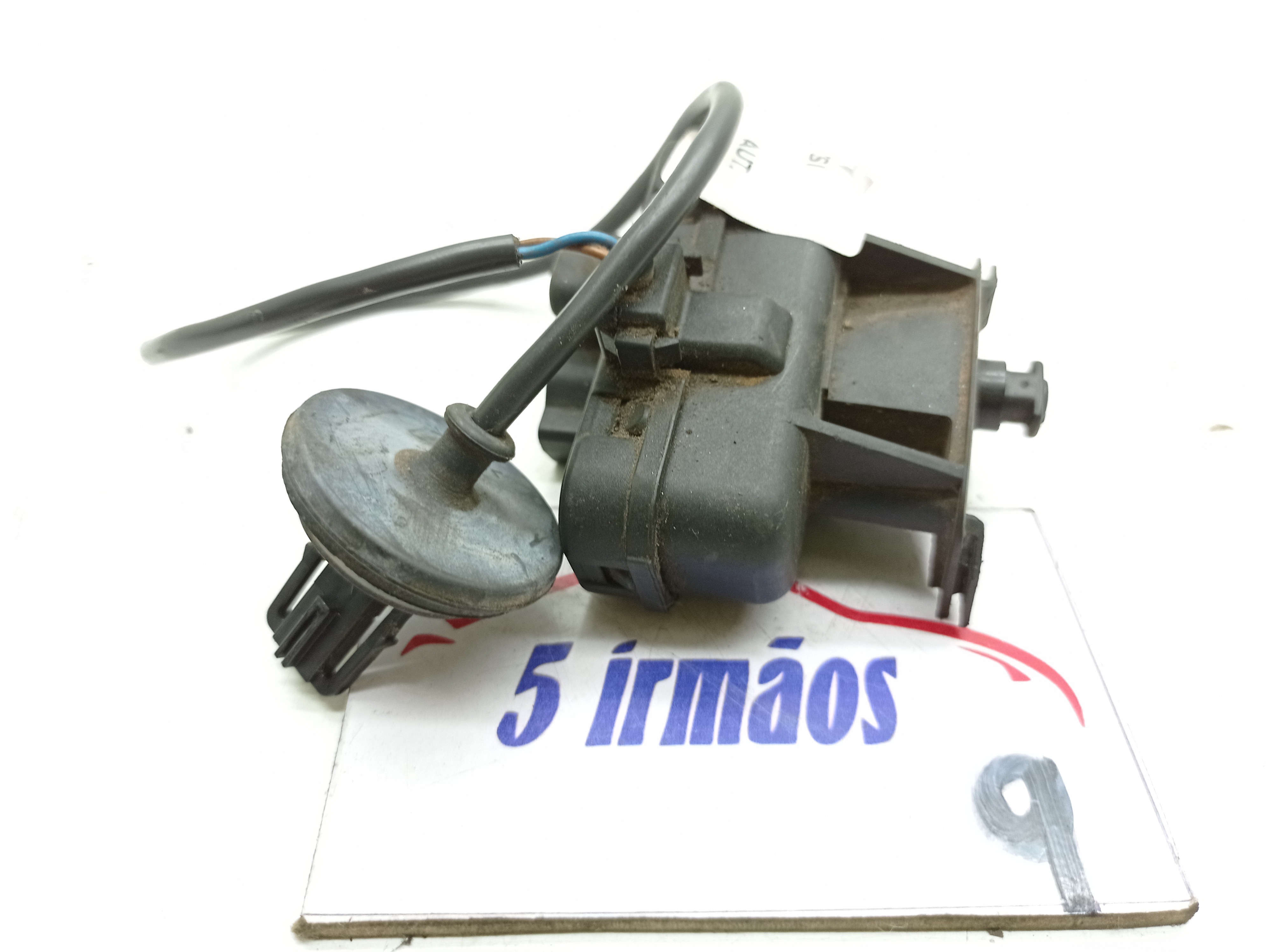 Motor Trava Portinhola Vw Tiguan 2.0 2011 / 2012 5n0810773d