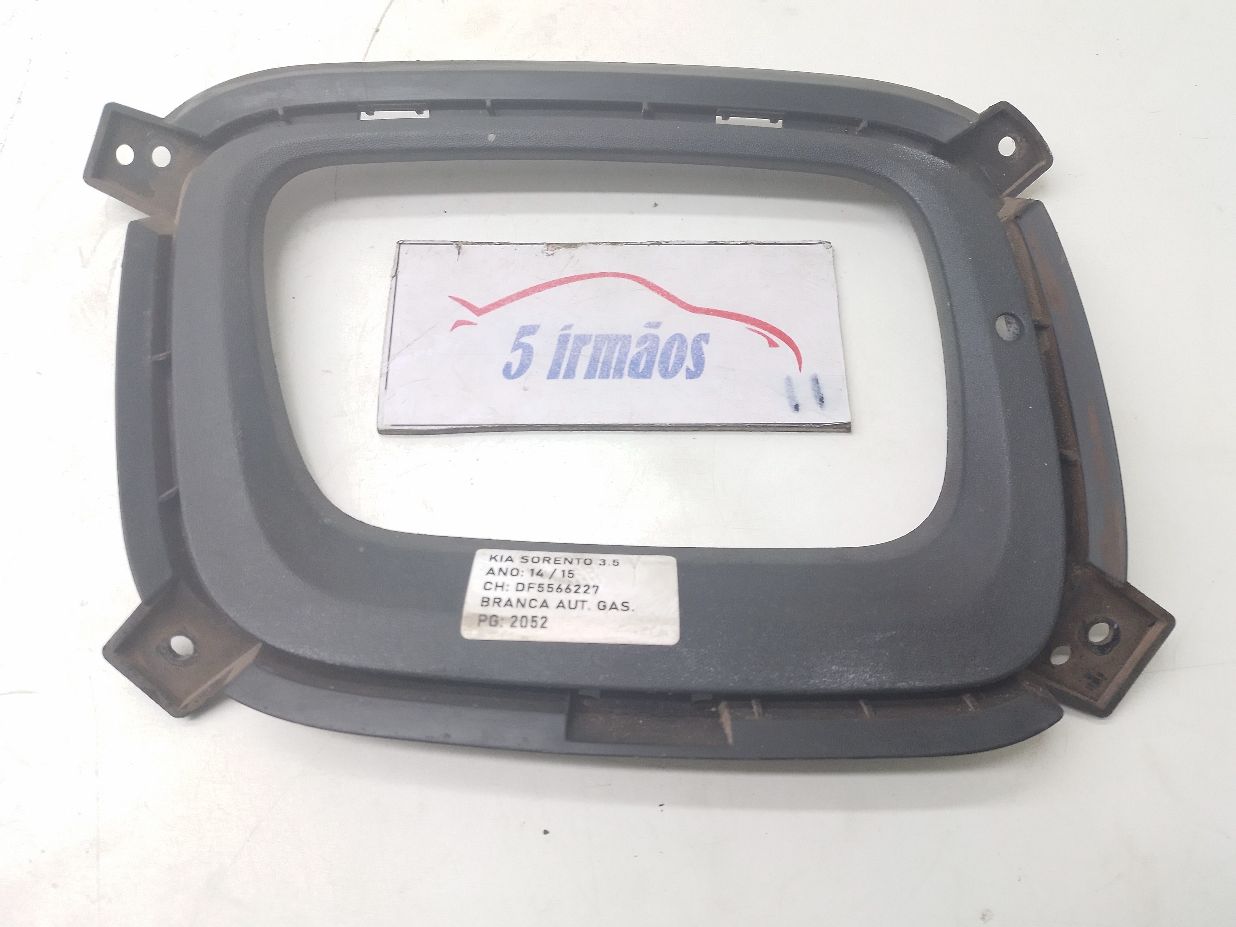 Grade Farol Milha Dianteiro Esquerdo Kia Sorento 3.5 2015 Preto Esquerdo