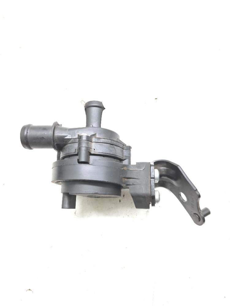 Bomba Dagua Auxiliar Vw Jetta Gli 2.0 2024 2025 5q0965567b