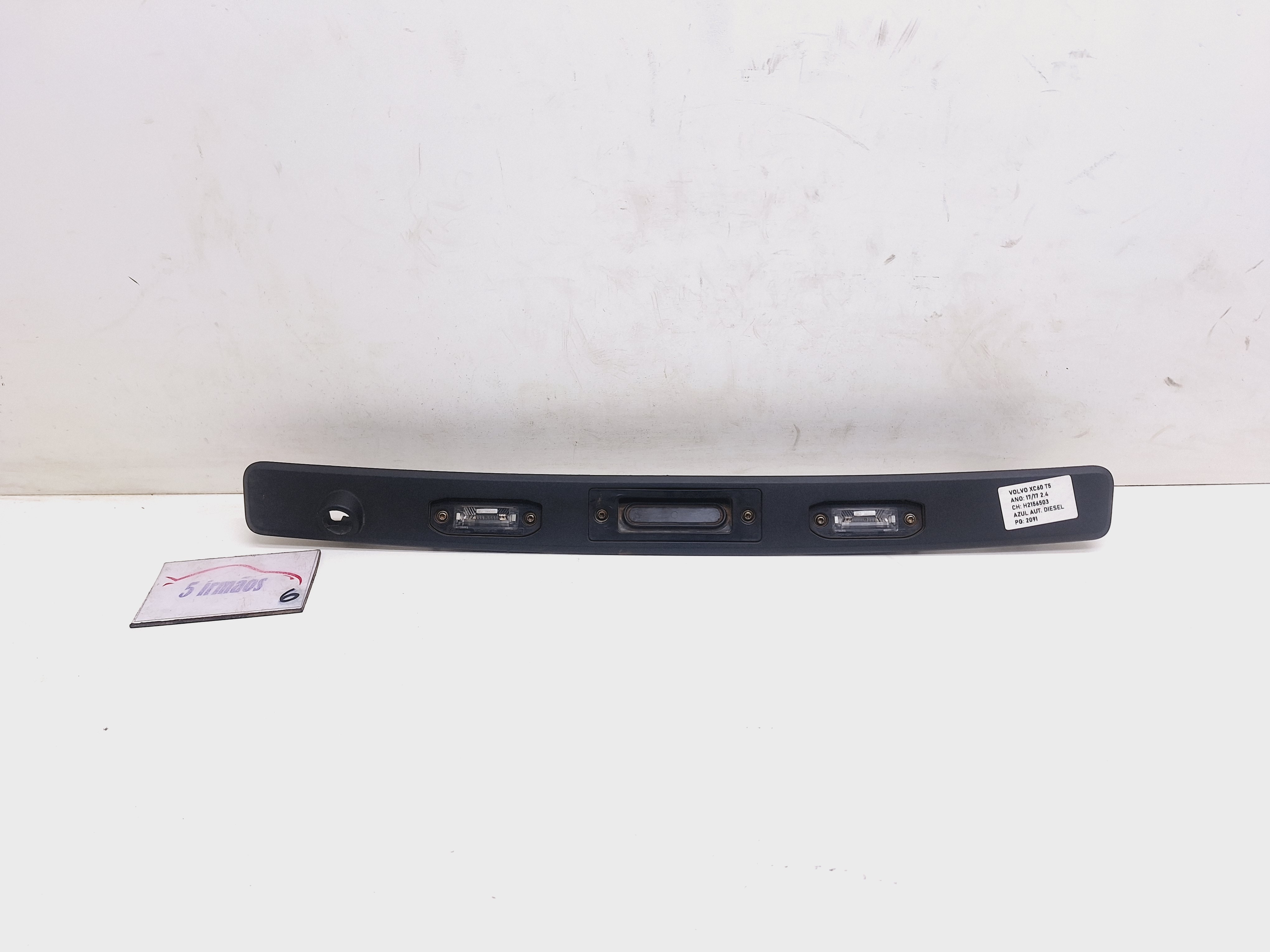 Acabamento Luz Placa Traseira Volvo Xc60 2.4 2017 Nº31385369