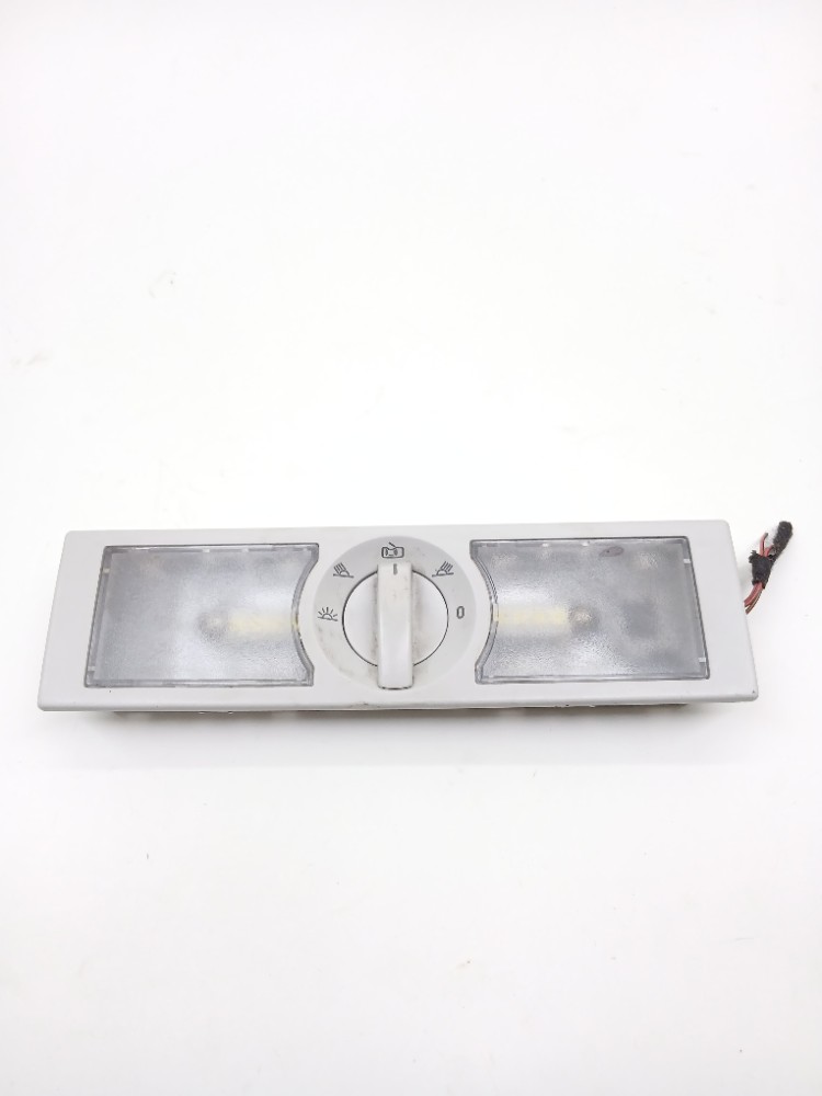Luz Teto Cortesia Vw Jetta Tsi 2.0 2013 6q0947291b