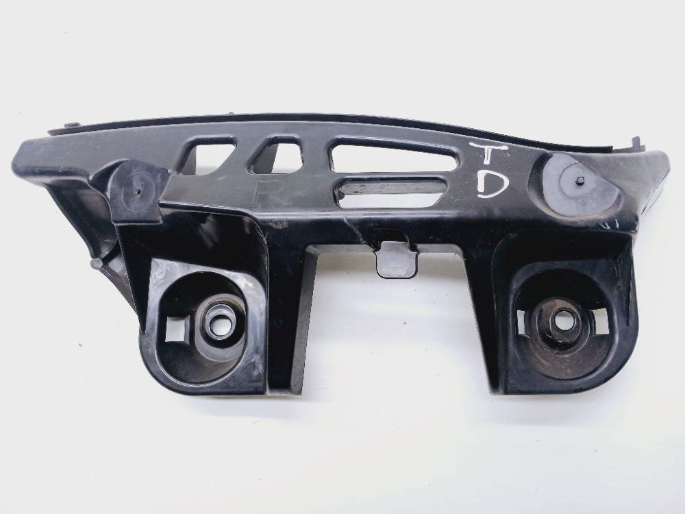 Guia Direito Parachoque Traseiro Mercedes Cla200 1.6 2015