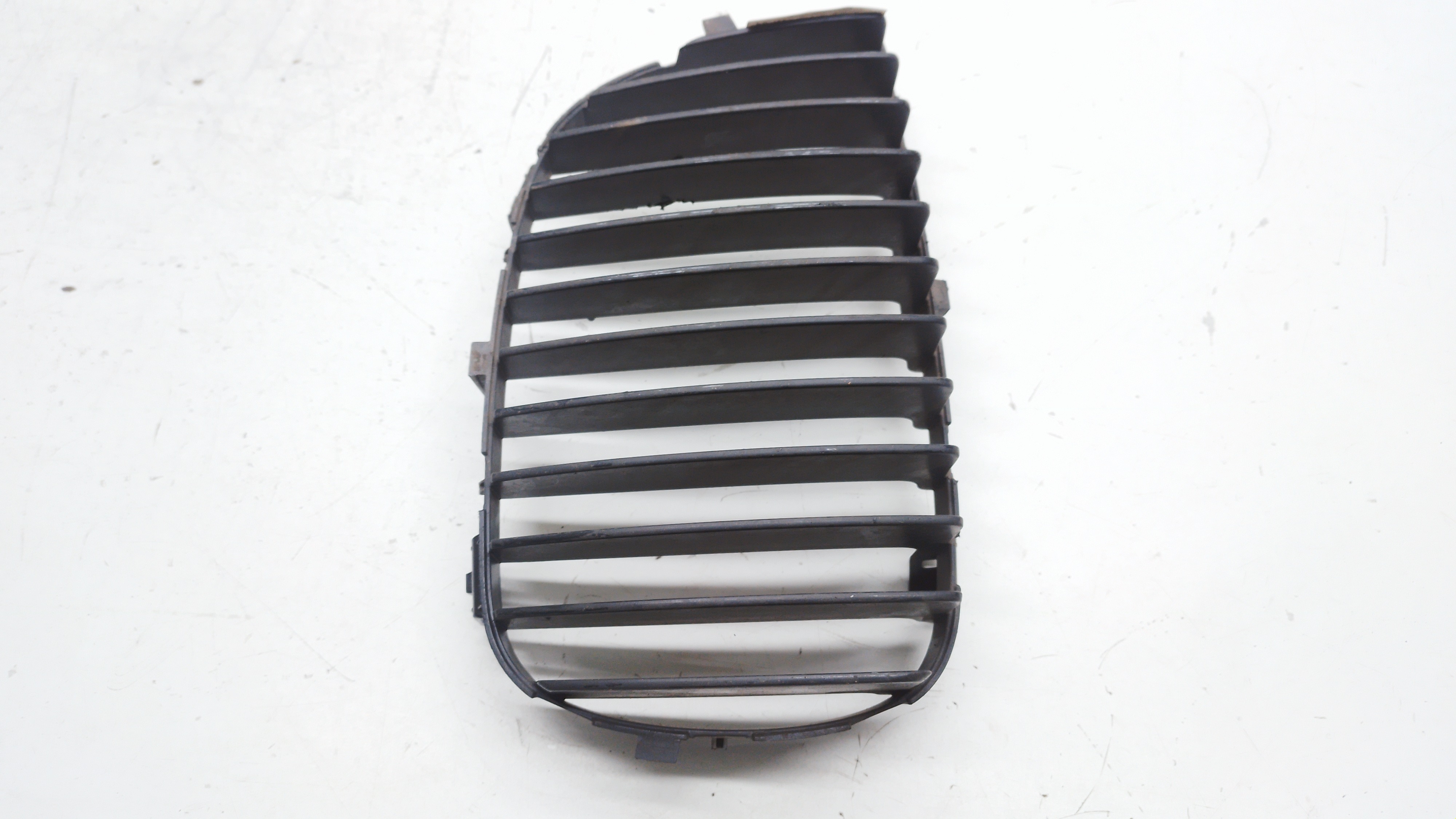 Grade Direita Parachoque Dianteiro Bmw 120 2005 Nº22405910 Preto