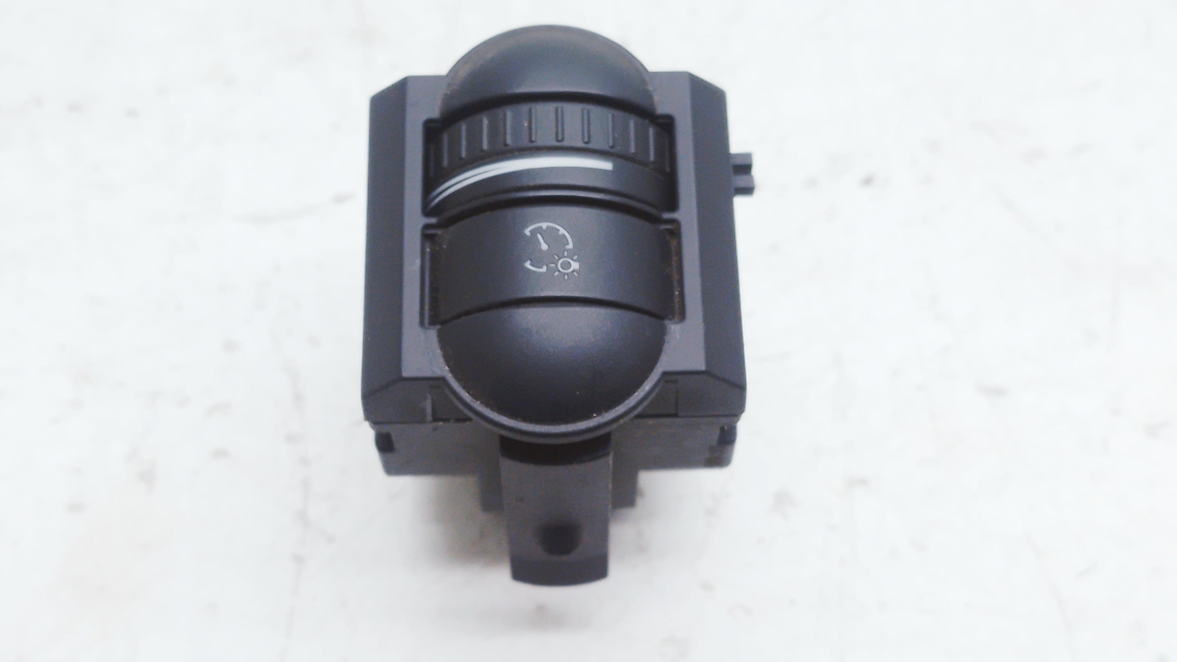 Botão Controle Luz Painel Vw Jetta 2.0 2012 Nº1k0941334 Preto