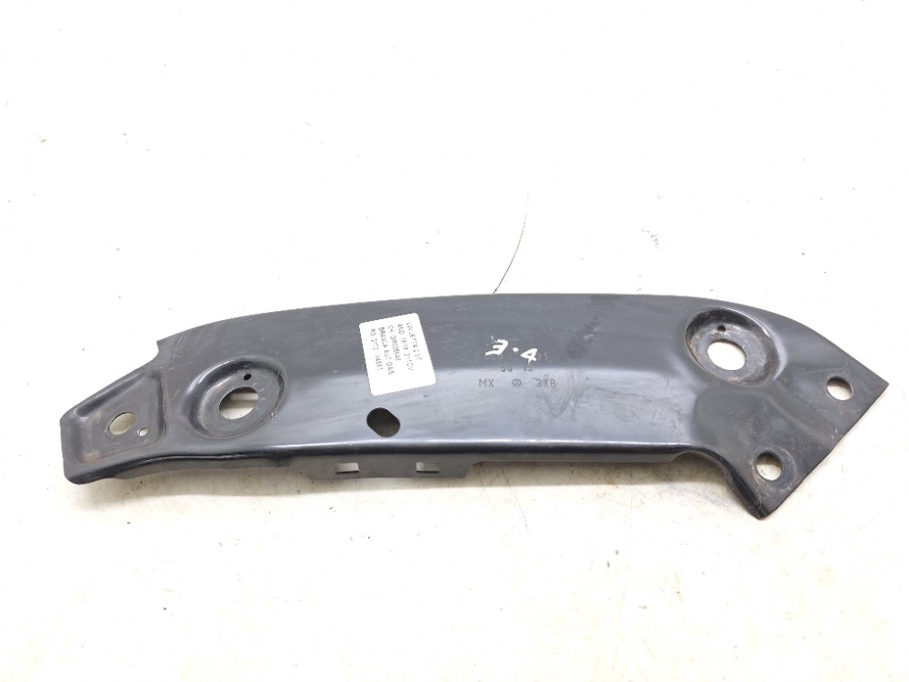 Suporte farol esquerdo Vw Jetta Tsi 2.0 2016 2017 5c6805931