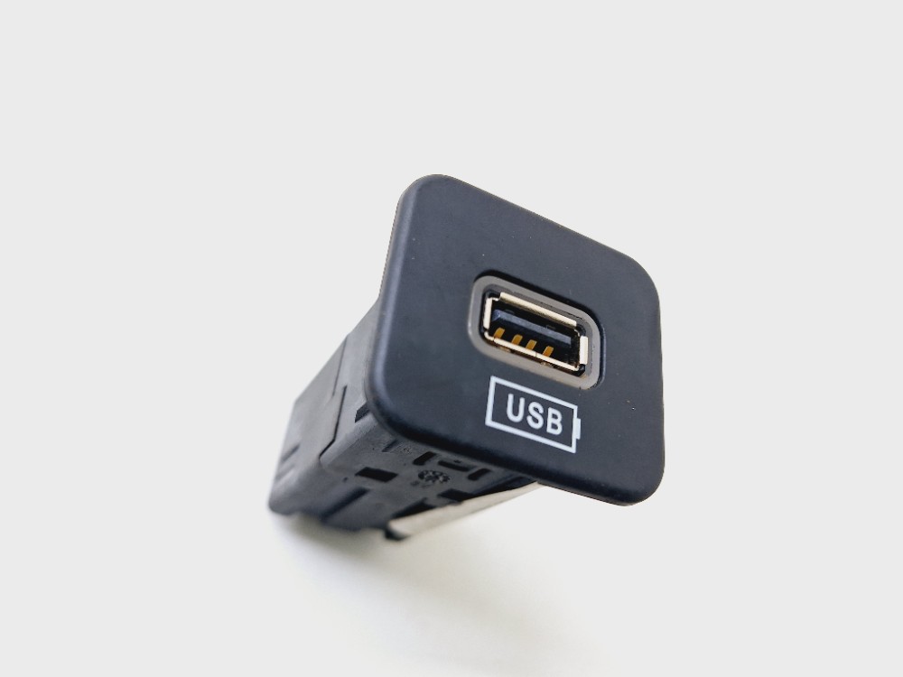 Entrada Usb Fiat Toro 2.0 2022 735637230
