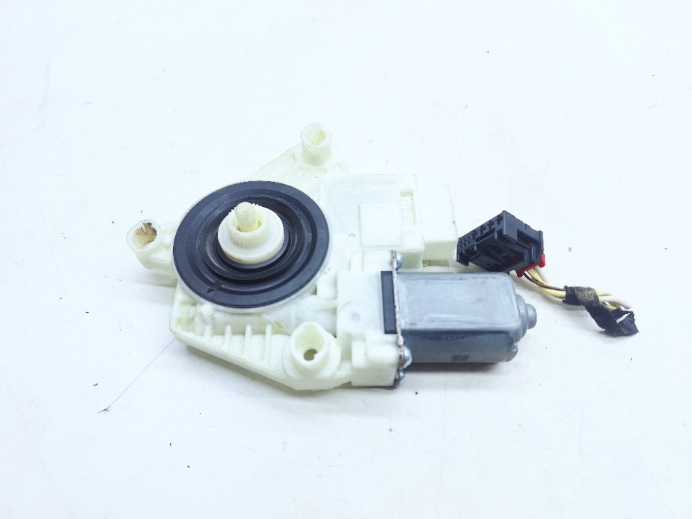 Motor Vidro Traseiro Direito Vw Golf Gti 2.0 2019 5Q4959812F