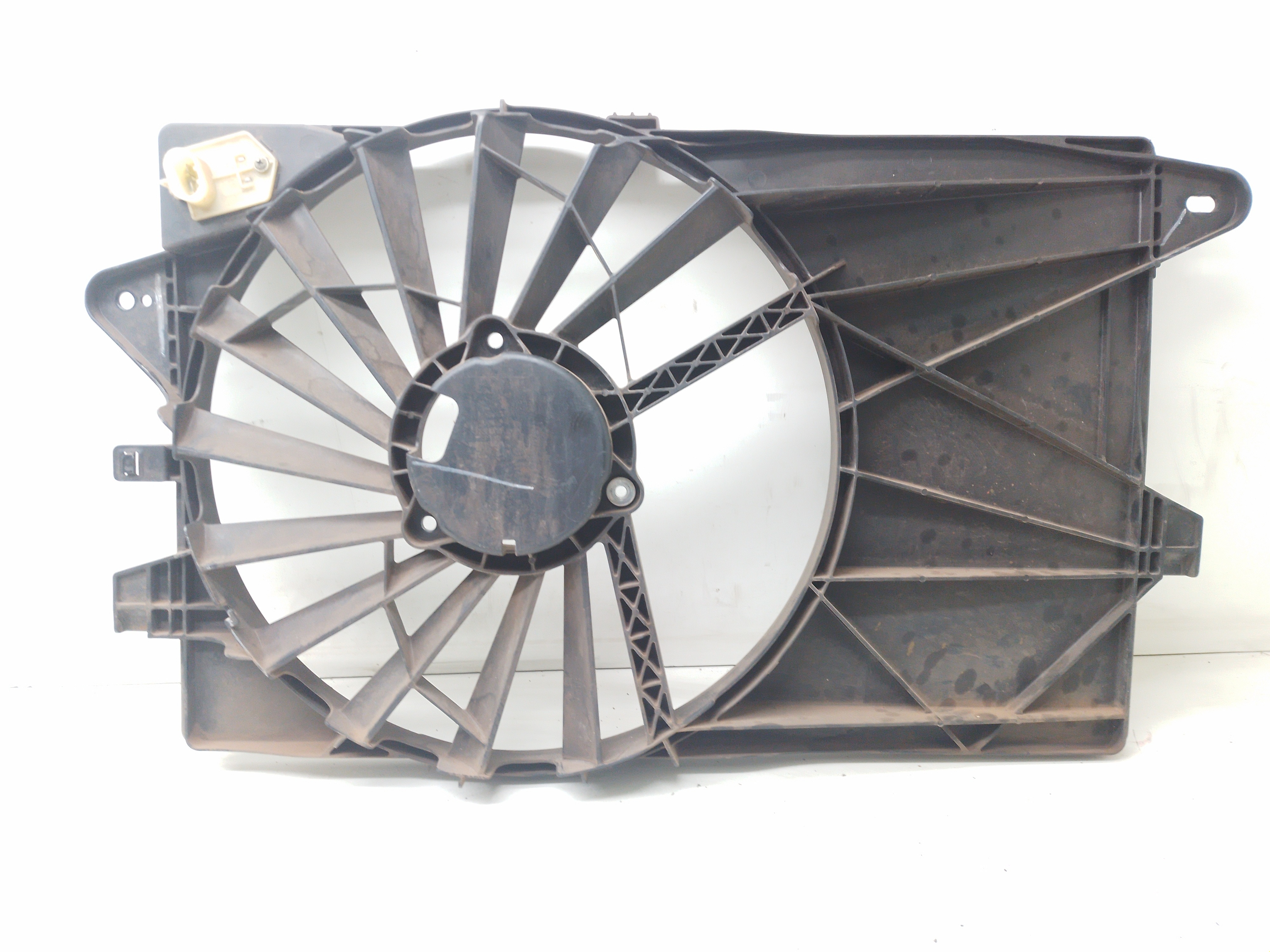 Defletor Radiador Fiat 500 1.4 2013 / 2014
