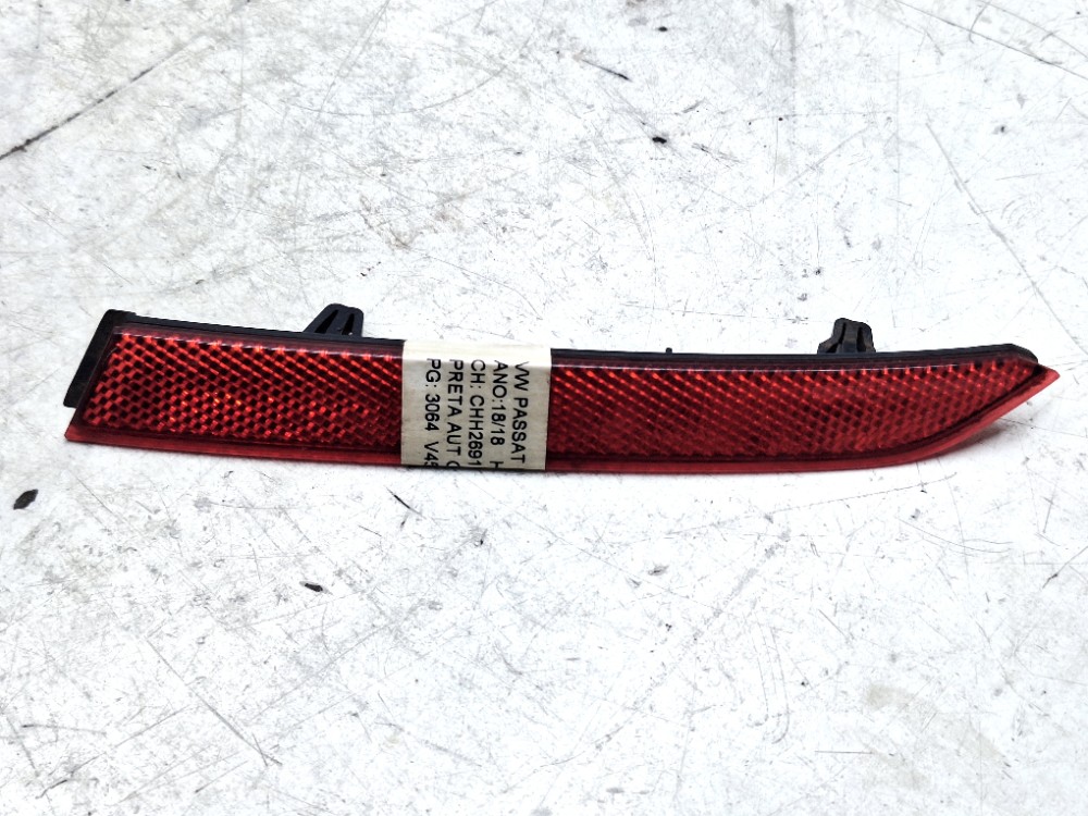 Refletor Olho Gato Traseiro Esquerdo Vw Passat 2.0 2018