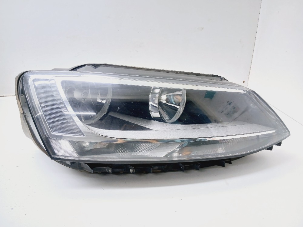 Farol Direito Vw Jetta Tsi 1.4 2016 2017 P/ Recuperar  Direito/passageiro