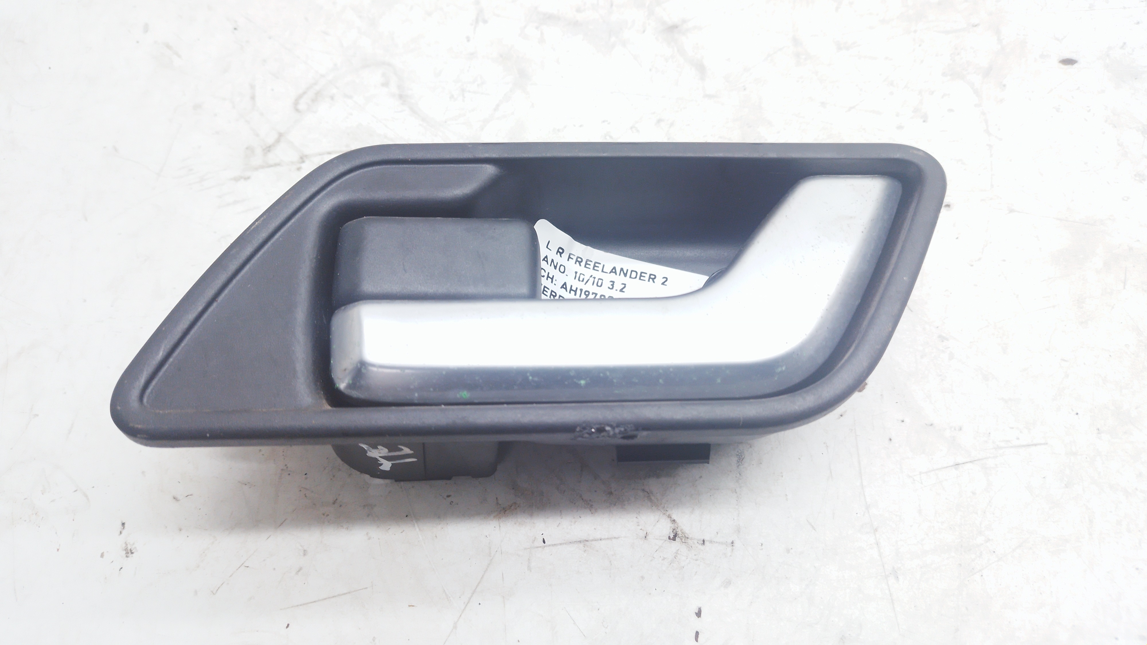 Maçaneta Interna Traseira Esquerda Freelander 2 3.2 2010 Prata Traseira