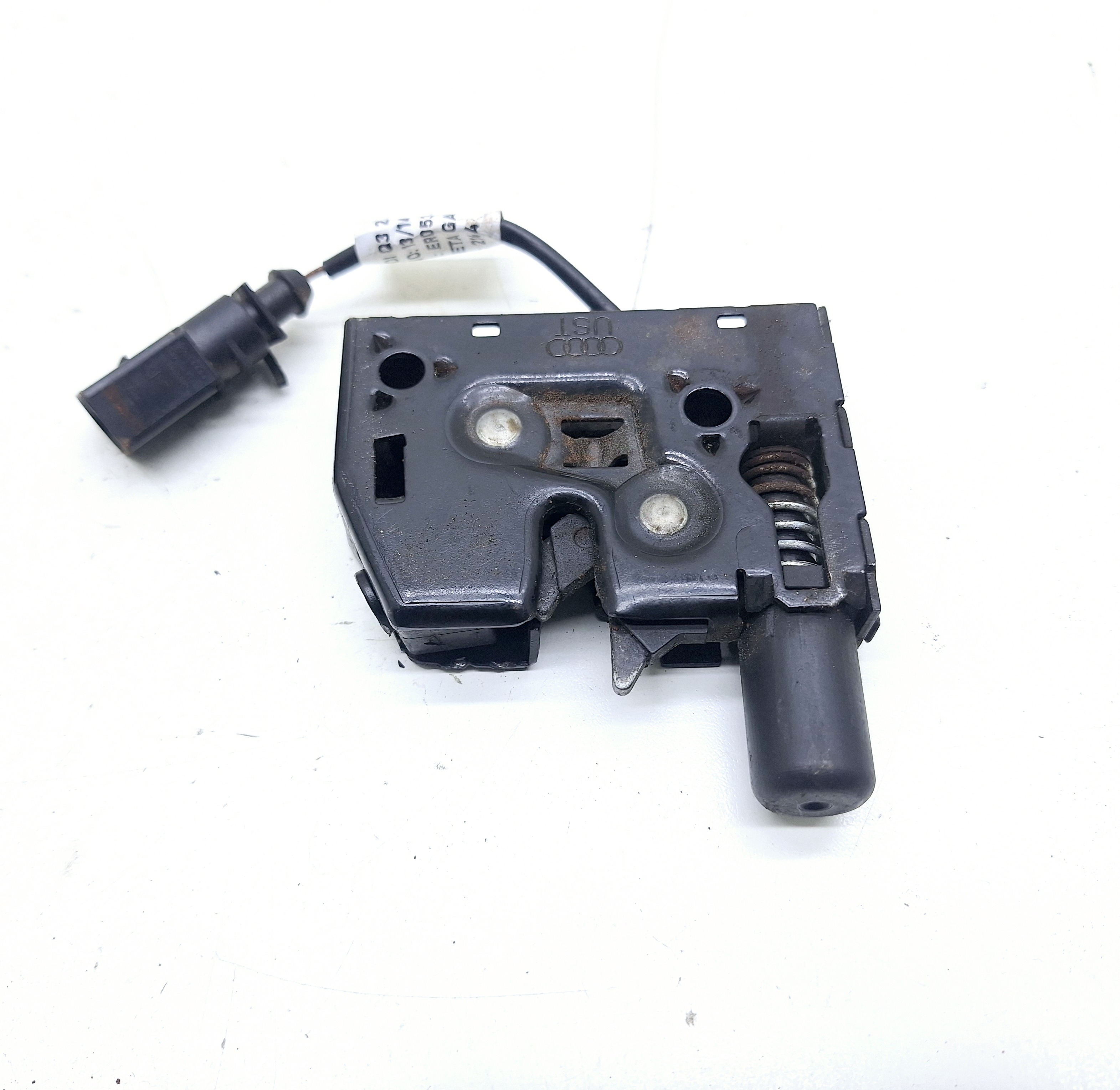 Fechadura Esquerda Trava Capô Audi Q3 Tfsi 2.0 2013/ 2014