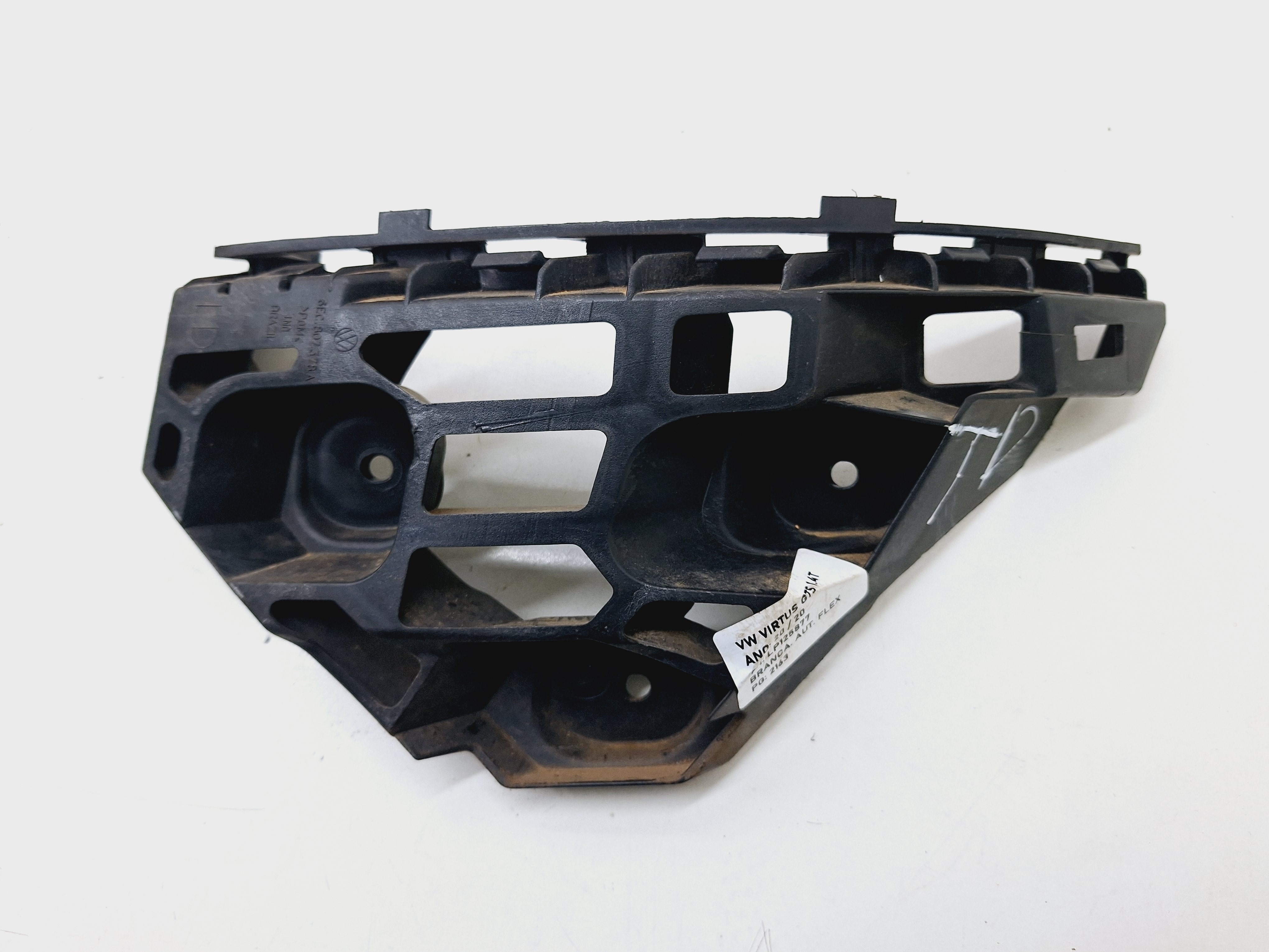 Guia Direita Parachoque Traseiro Vw Virtus Gts 1.4 2020