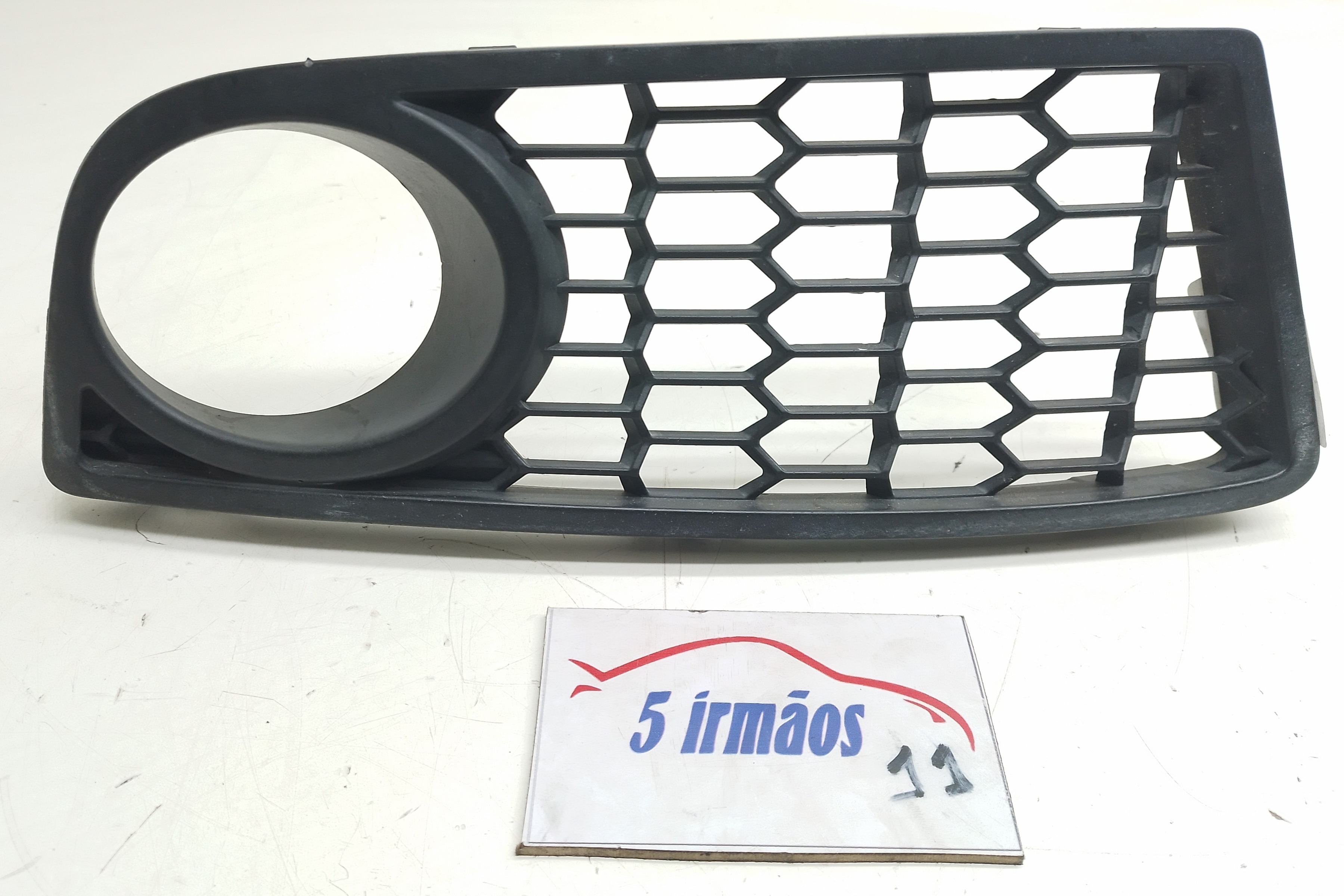Acabamento Farol Milha Dianteiro Direito Bmw 125i 2.0 2013  Direito