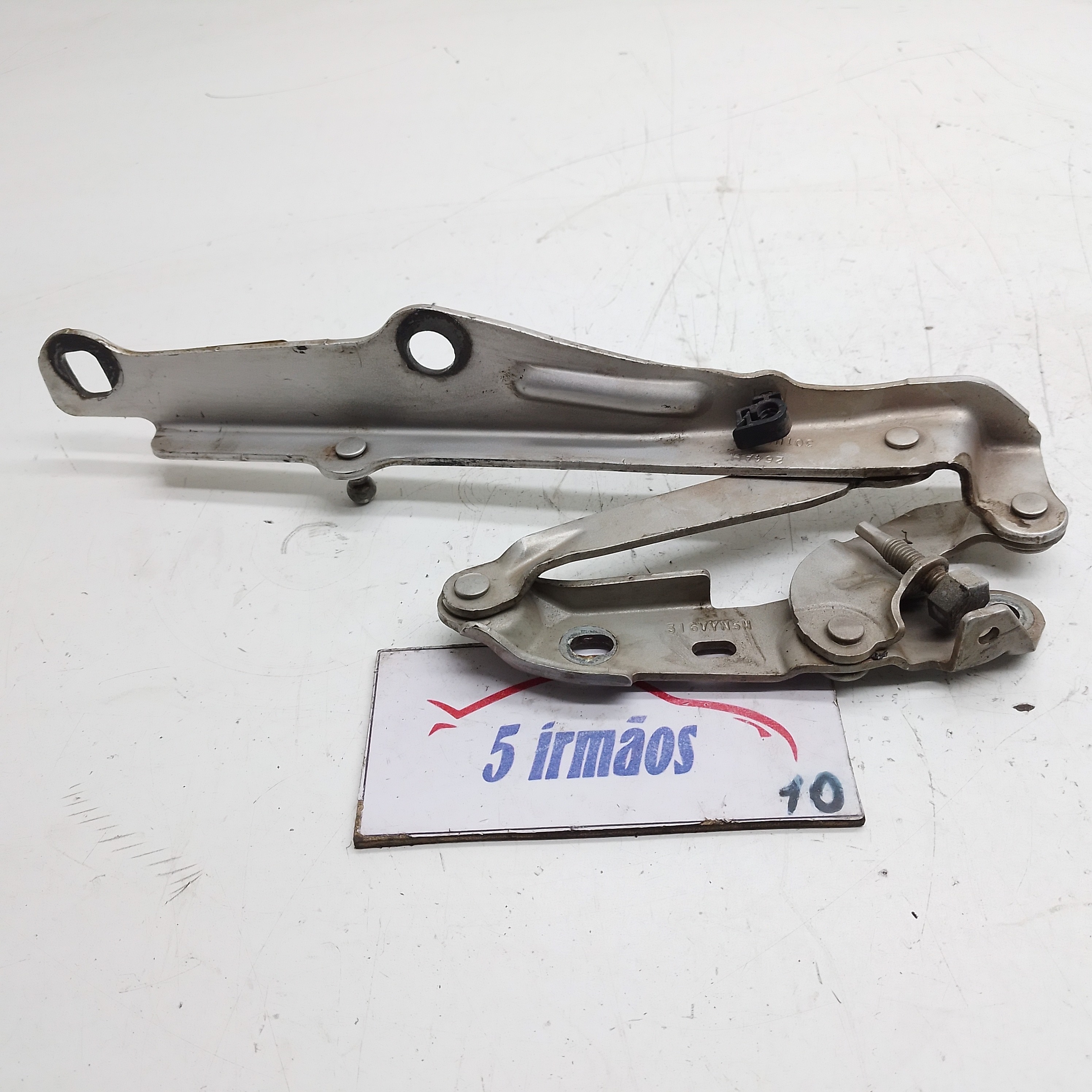 Dobradiça Direita Capô Chrysler 300c 5.7 V8 2005 / 2006