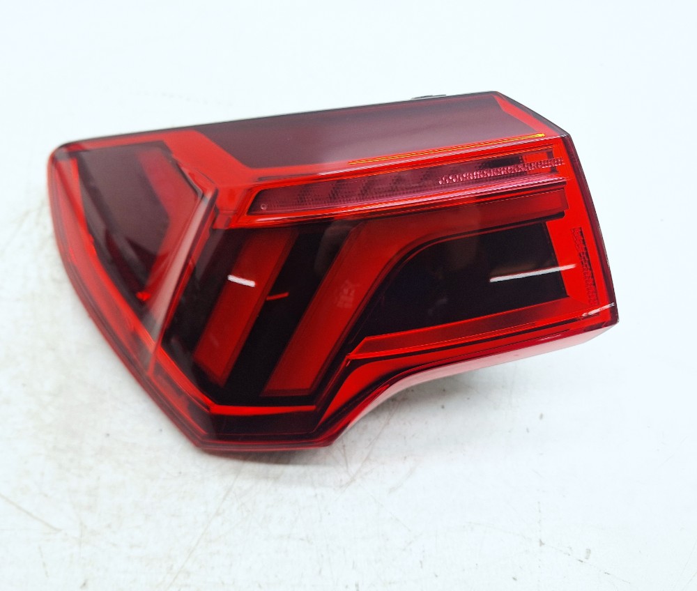 Lanterna Esquerda Audi Q3 Sportback 2.0 2024 83a945091 Esquerdo/motorista Vermelho