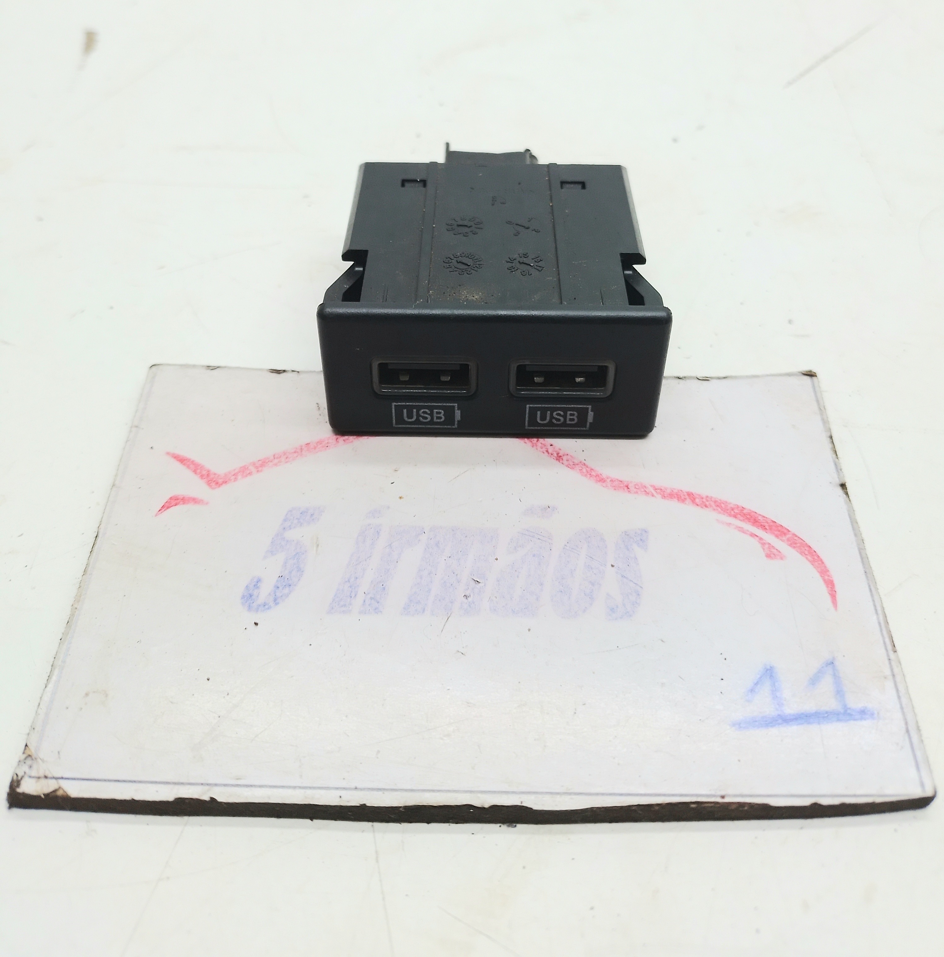 Entrada Usb Auxiliar Jeep Grand Cherokee 3.0 2014 Nº61571c