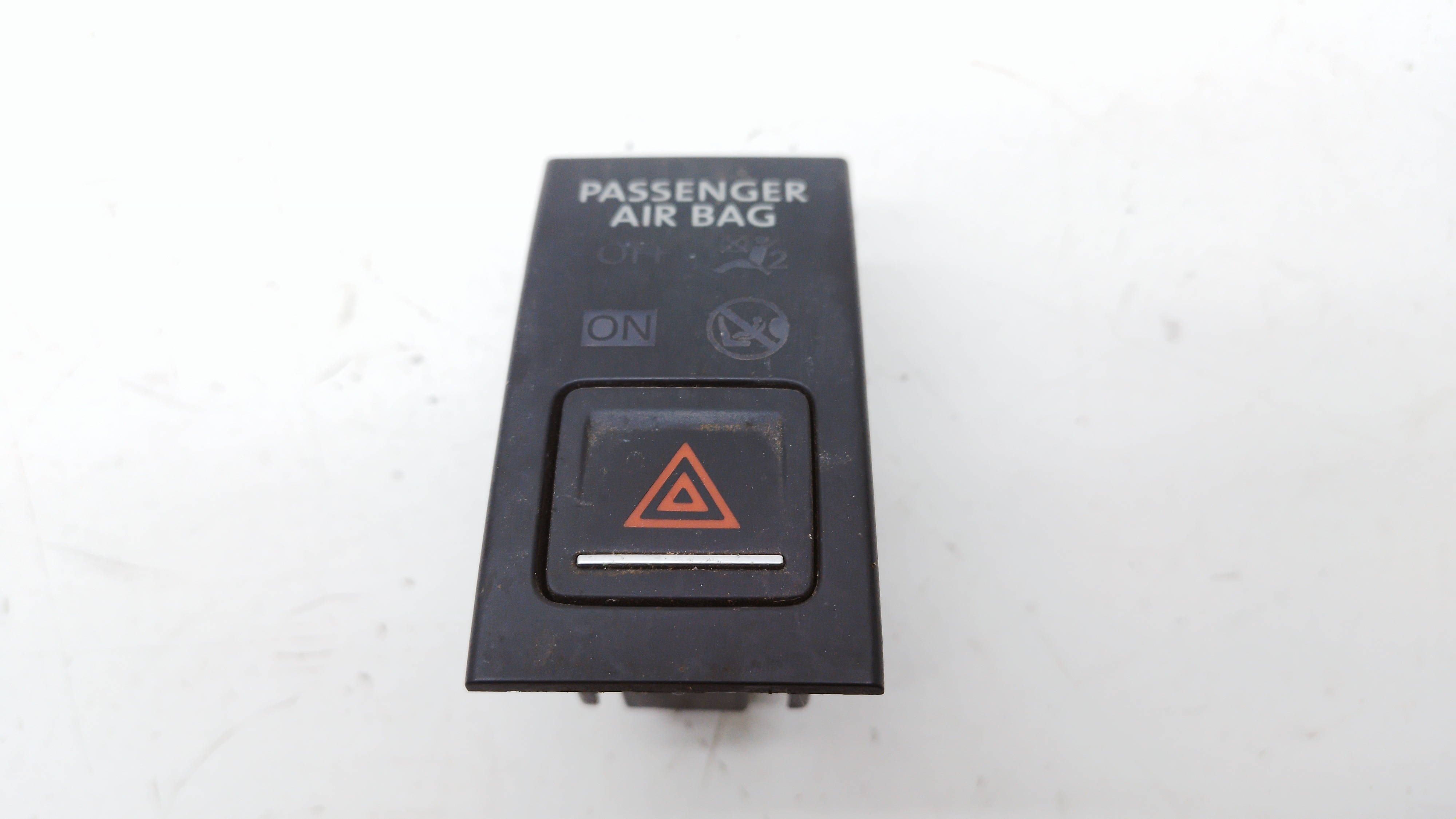 Botão Pisca Alerta Vw Jetta 2.0 2014/ 2015 Nº5c6919234b Preto