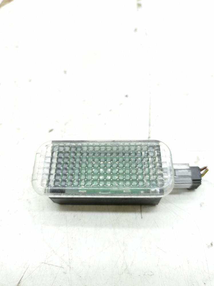Luz Teto Cortesia Audi Q3 Rs 2.5 2014 2015 8j0946409