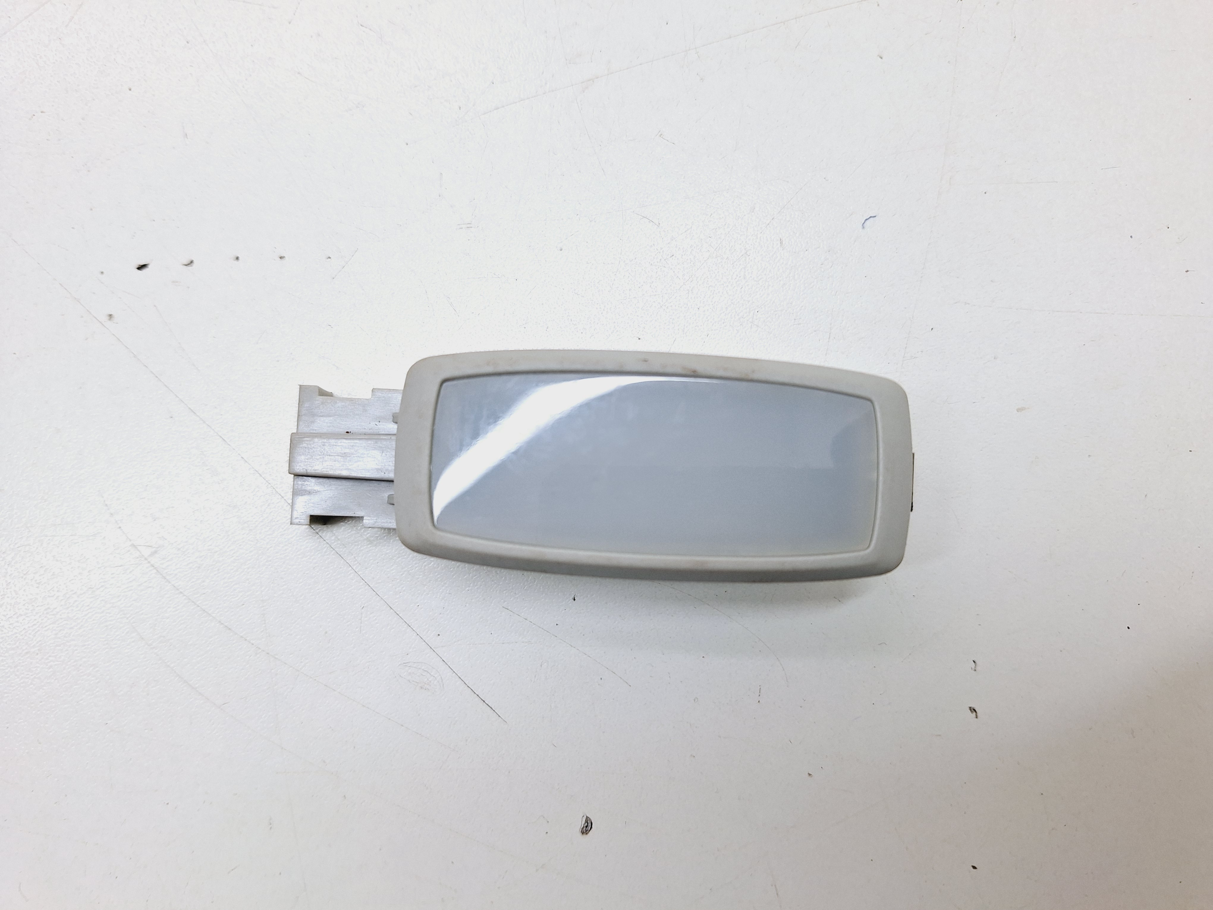 Luz Cortesia Quebra Sol Vw Jetta 2.0 2015 Nº5f0947109b