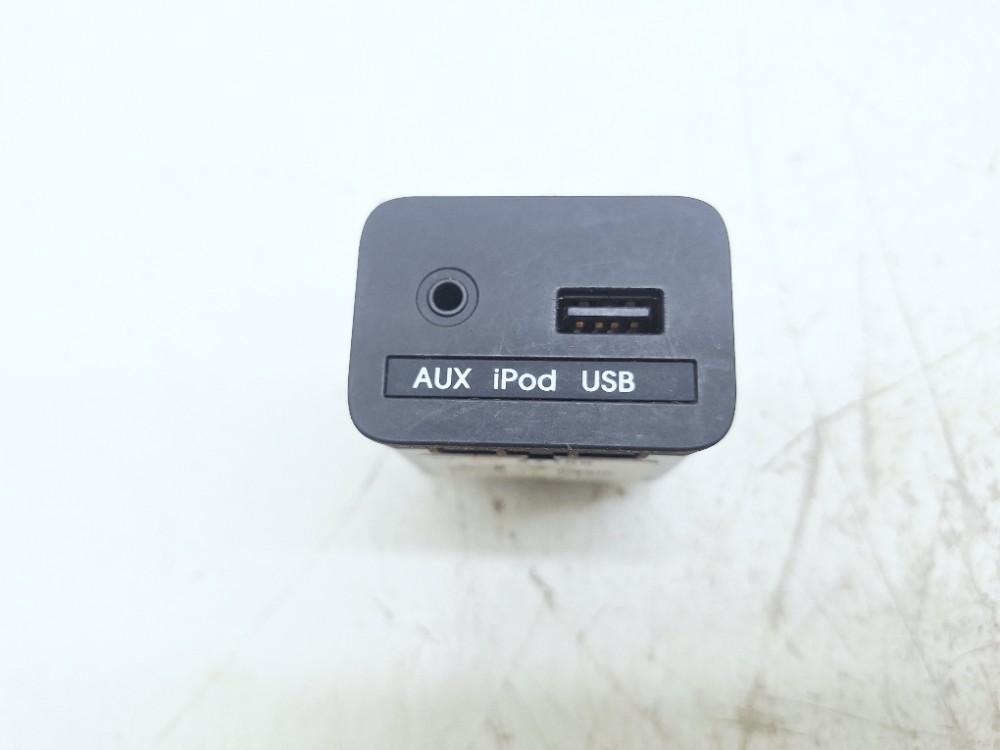Entrada Usb Auxiliar Kia Optima 2.4 2012 2013 961202t100