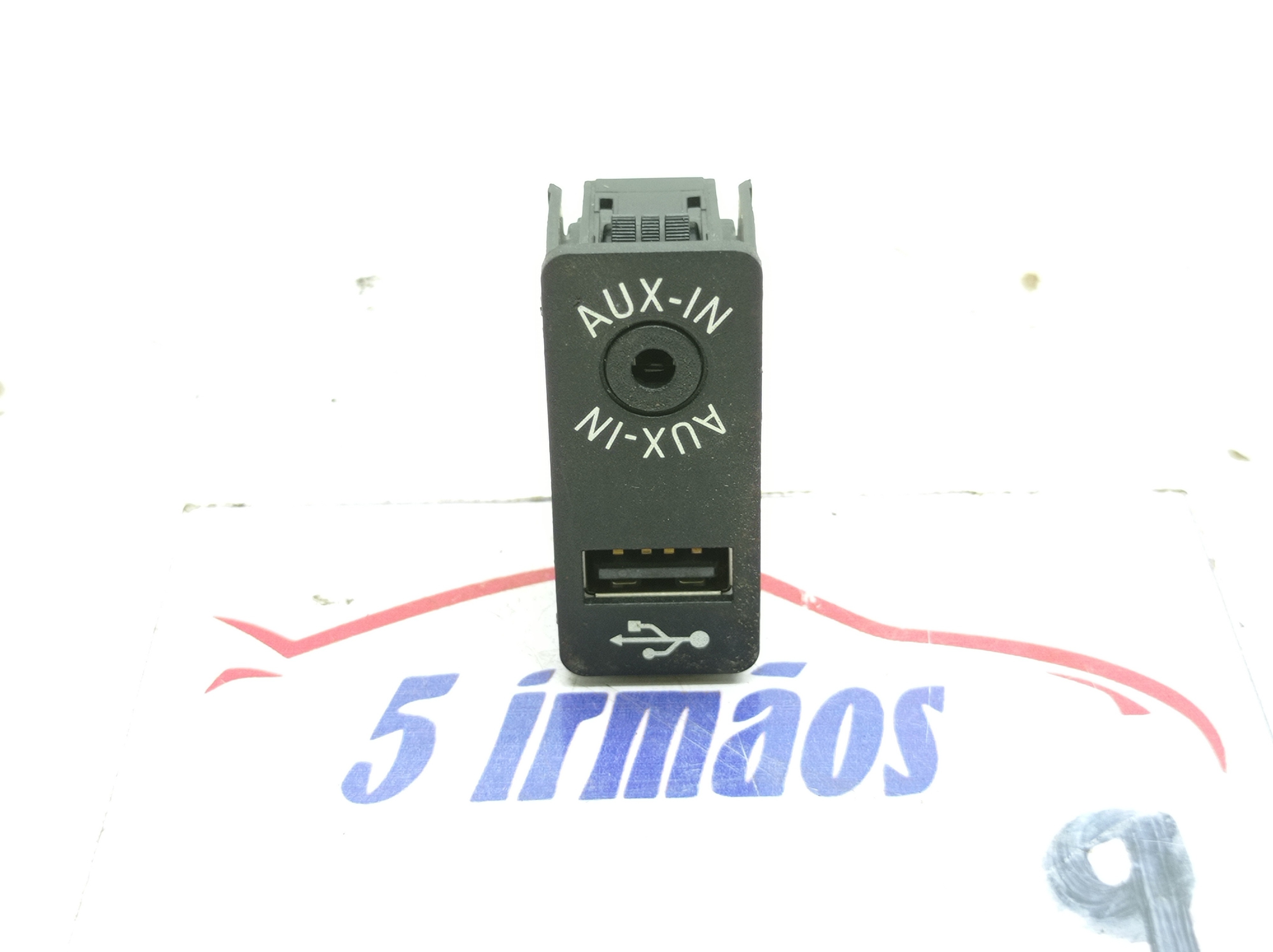 Entrada Usb Auxiliar Bmw 320i 2.0 2014 / 2015