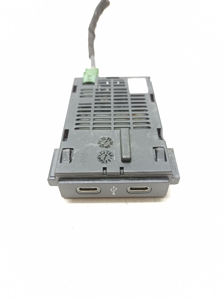 Entrada Auxiliar Usb Vw Polo Gts 1.4 2023 2024 2g6035736