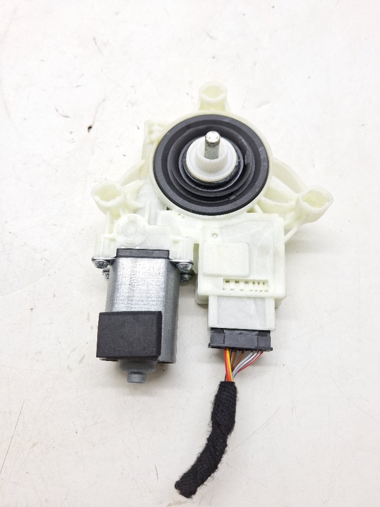 Motor Máquina Dianteiro Direito Bmw 320i 2.0 2020 8495866
