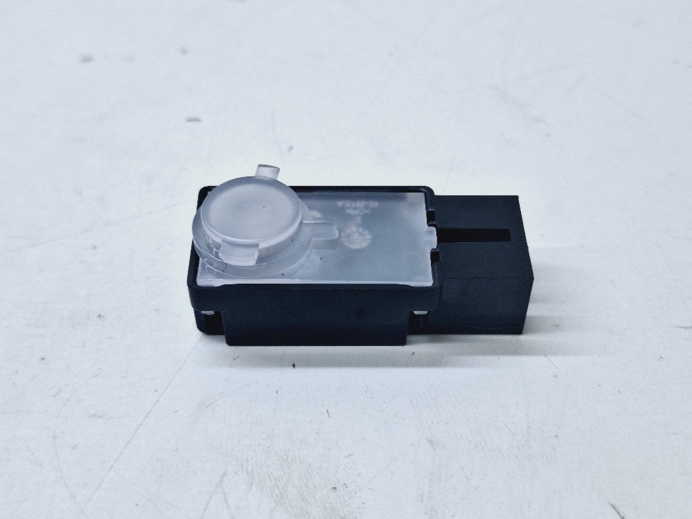 Luz Led Cortesia Volkswagen Jetta Gli 2.0t 2019 17a947409