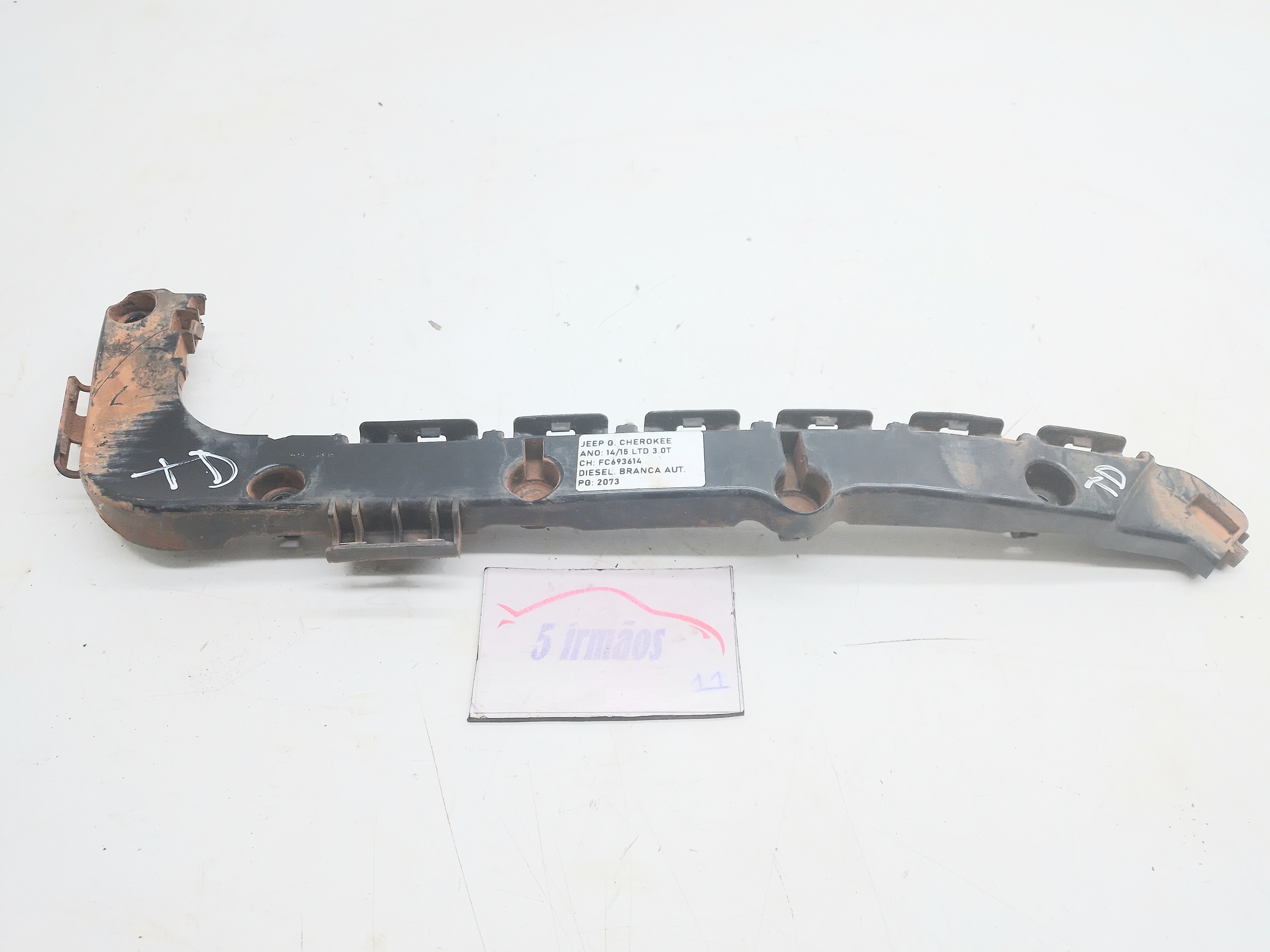 Guia Direita Parachoque Traseiro Grand Cherokee 3.0 2014