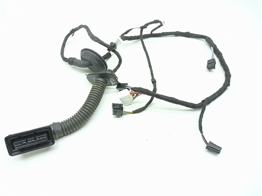 Chicote Porta Traseira Direita Audi Q3 2.0 2024 83a971688n