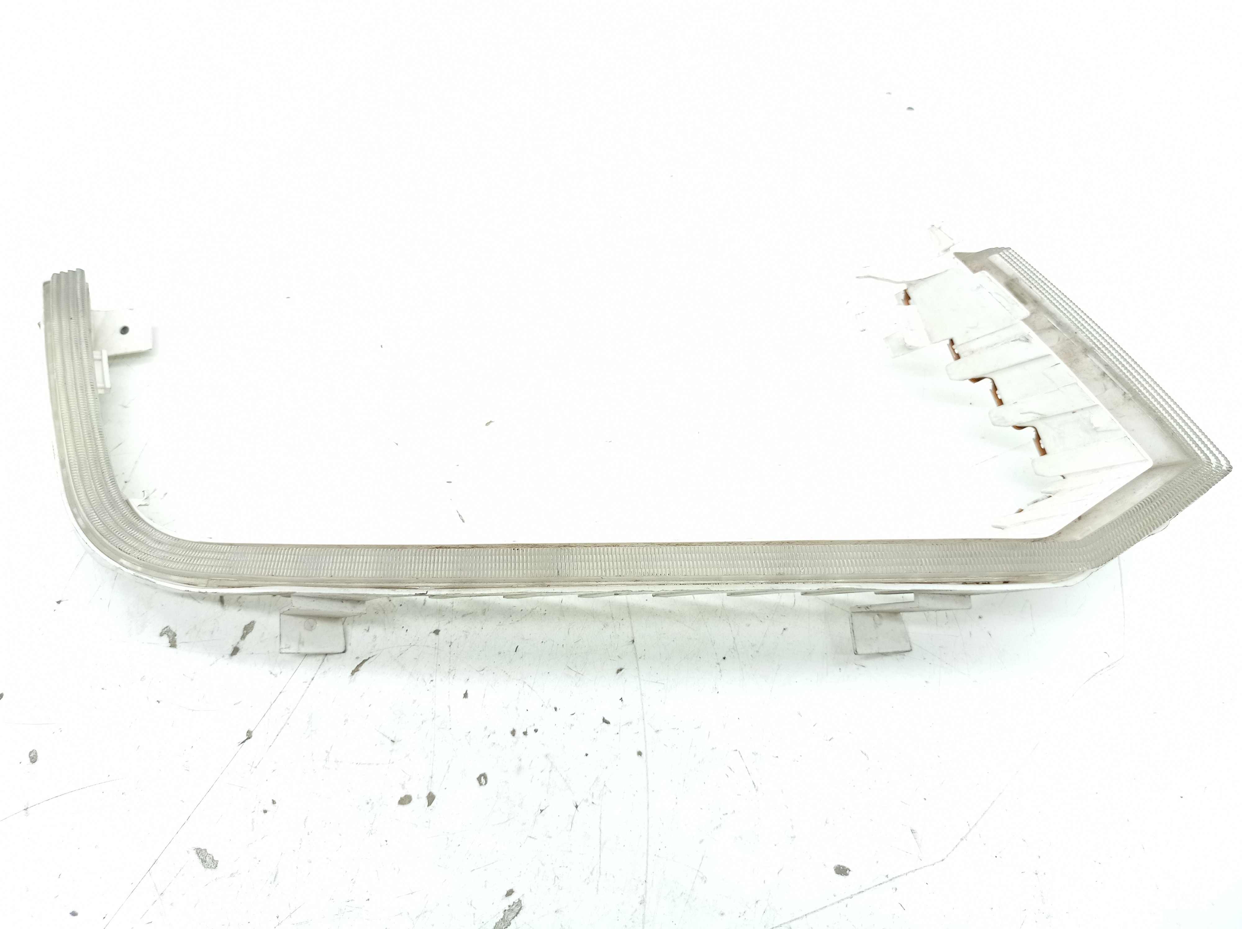Moldura Led Farol Direito Vw Amarok 2.0 2014 / 2015