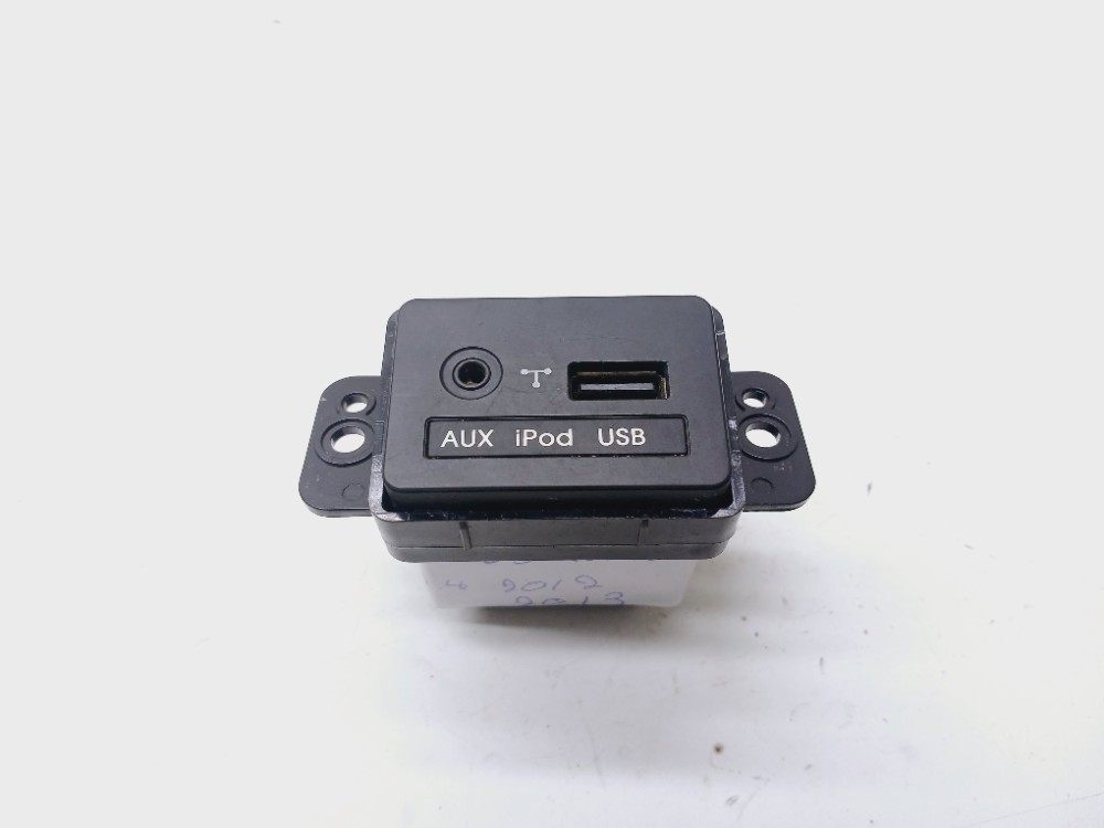 Entrada Aux / Usb Kia Sorento 2.4 2012 2013