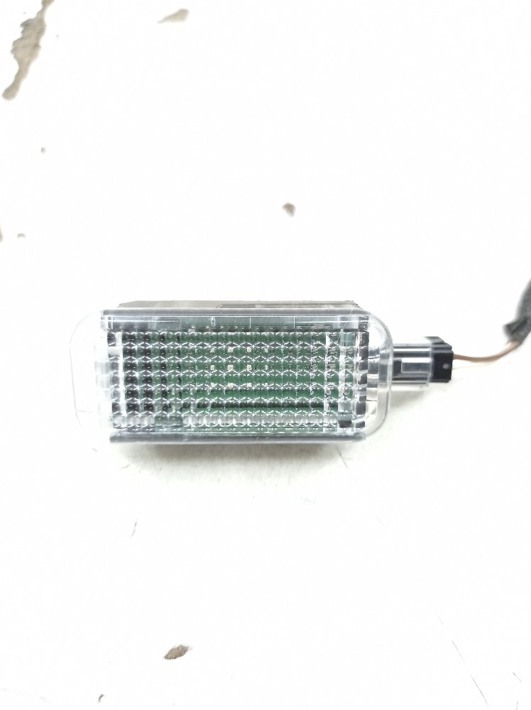 Luz Teto Cortesia Audi A4 Tfsi 2.0 2017 2018 8j0947409