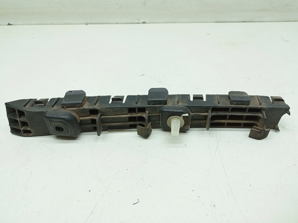 Guia Parachoque Traseiro Esquerdo Hyundai I30 1.8 2014 2015